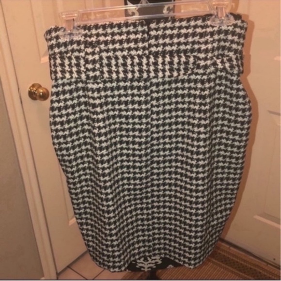 Express size 8 skirt - Picture 2 of 4